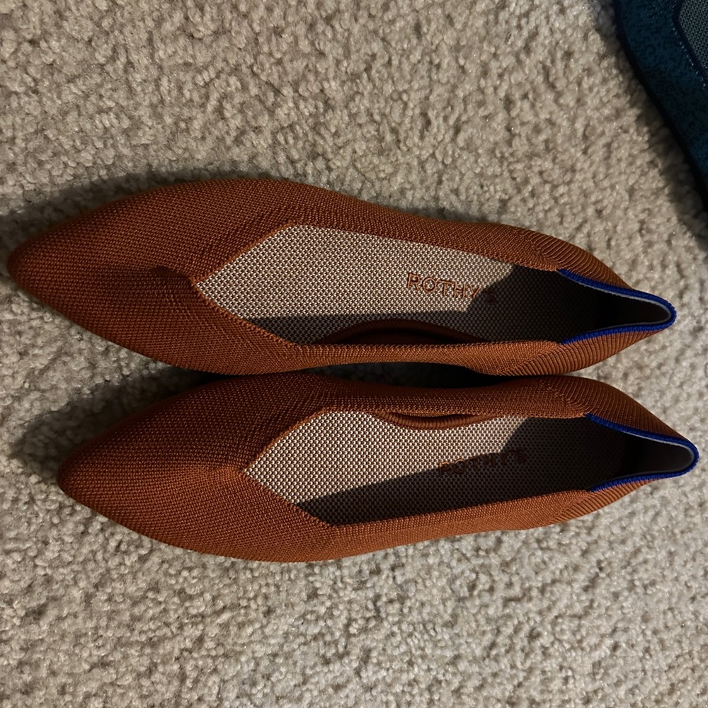 Brand new never worn Rothy’s size 9